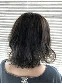 ダークグレー