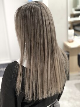 アヴァンス 京橋店(AVANCE) メルティカラー/暗い影を作ったエアータッチバレイヤージュ