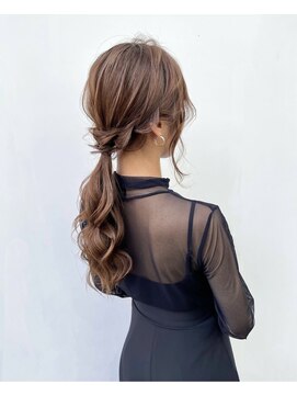 アイユー(ii+U) ニュアンス　ローポニーテール　上品