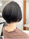 大人ショート 外ハネボブ セクションカラー ペールベージュ