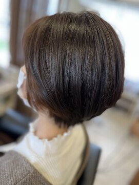 コア フィール ア デイ(COIFFURE A DAY) 【見附今町M3D】ひし形ショートヘア