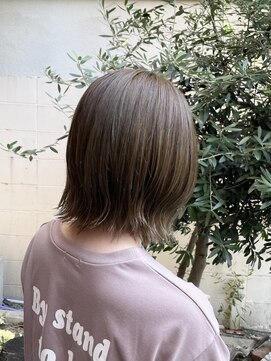 ココカラヘアー ニコ(cococara hair nico) パツっとカット/外ハネ/オリーブグレージュ