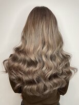 ラピス 横浜(Lapis)&nbsp;ミルクティーベージュシールエクステハイライトブリーチカラー