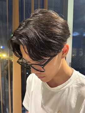 グランデュール 静岡駅前店(GRANDEUR) センターパートニュアンスパーマ刈り上げメンズカット