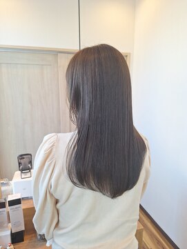 クールエレガンスな大人仕立てトレンドロング