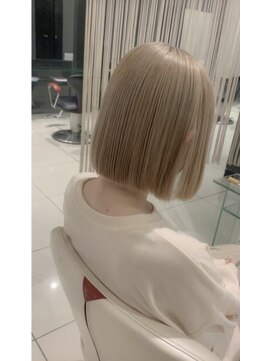 アースオーセンティック 扶桑店(EARTH Authentic) ハイトーン切りっぱなしボブ