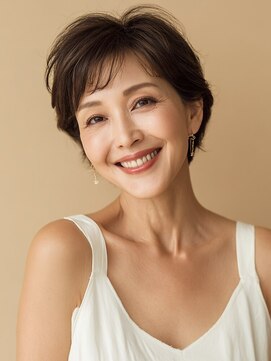 ルージュシー ショートボブ(RU10C) 50代/白髪ぼかしハイライト/レイヤーボブ/ショート