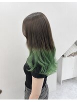 モア シルエ(MoA cilue) 個性派!グリーングラデーション!