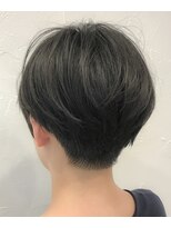 ウィロー(WILLOW)&nbsp;【WILLOW】甘め刈り上げの女子ショート(井下貴史)