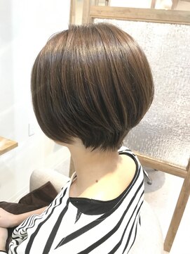 エニー(ennie') やわらかショートボブ【緑地公園/江坂/吹田/豊中/千里山】