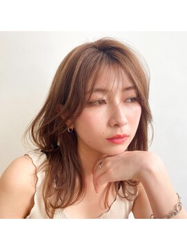 クーラ(Cura) *くびれミディアムパーマ・アッシュベージュ