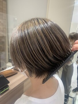 アッシュ 戸田公園店(Ash) 脱白髪染めハイライト×シルバーアッシュ