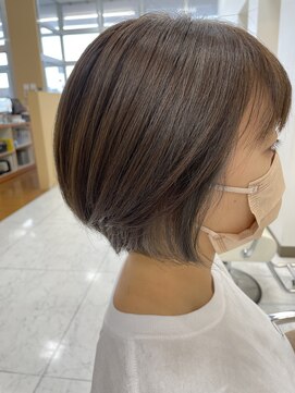 ヘアポジション 五所川原店(HAIR Position) 丸みショート×イヤリングカラー