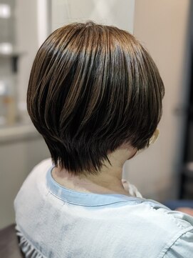 ナンバー イル デュッカ 札幌(N° il duca) 大人ショートボブ