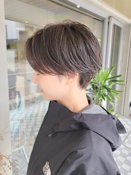 アムリタ 三鷹(AMRITA) ハンサムショート/くせ毛/前髪なし