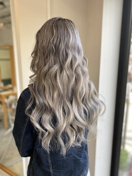 フツーロ 栄(FUTURO) プルエクステ