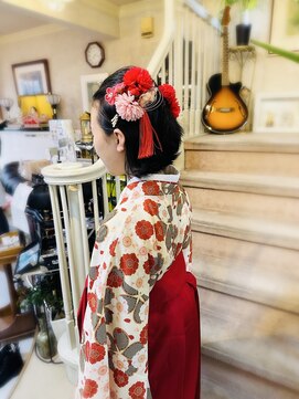 美容室 ティンカーベル 外ハネヘア