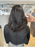 暗髪でもレイヤーカットでオシャレに大変身！