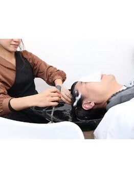 健康な髪は健康な頭皮から！ヘッドスパ専用ルームで自分へのご褒美時間をお過ごしくださいませ★