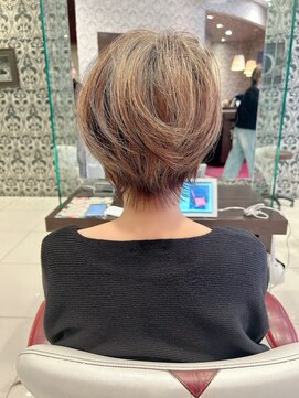 アース 栄店(HAIR&MAKE EARTH) earthショートレイヤーボブミルクティー丸みショートボブ