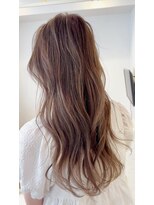 アイビー(Ivy)&nbsp;大人ハイライト　細めハイライト　ベージュカラー