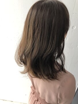 シュリット(schritt) くすませすぎないモテ系ベージュカラー　schrittmutsuki