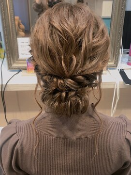 ヘアセットアリエス(aries) アップスタイル