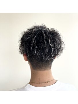 ヘアーモア イースト(Hair More East) ツイストスパイラルパーマ×ホワイトハイライト