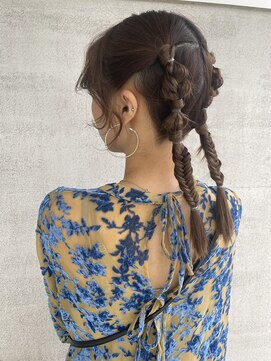 マカロンコワフュールドウシワカマル(macaron coiffure de ushiwakamaru) お呼ばれアップ