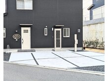 ももいろかぶとむしの雰囲気（店舗前広めの駐車場完備。駐車が苦手な方もとめやすい！）