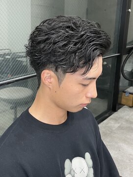 イーラ(era) スパイラルパーマリバースアップバング