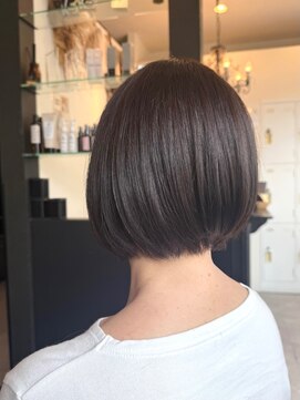 ローレン(LOREM) ショートボブ×深みオリーブ9.26暗めカラー