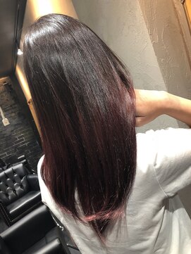 ヘアーシグネチャー(Hair Signature) ナチュラルなグラデーションでツヤ感ロングコーラルカラー