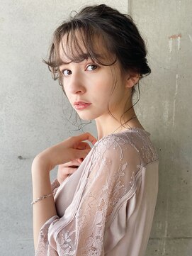 クオリア(QUOLIA) おくれ毛で可愛くアレンジ