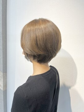 シンシア(CYNTHiA) ショートボブクリアベージュ