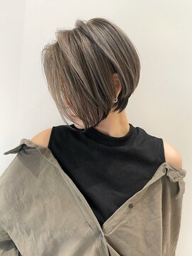トルネード(TORNADO) 外国人風ショート バレイヤージュ 海外ヘア ベージュヘア t115