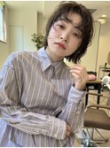 ボブフェイスレイヤー前髪ありグレージュ切りっぱなし