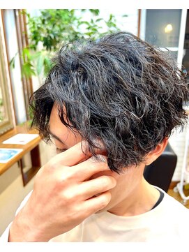 ココモ(cocomo) 縦落ちツイストスパイラルパーマ