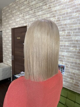 オンアンドオフ ON and OFF ブロンドベージュ