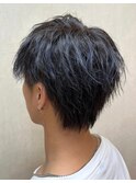 青髪ショートマッシュ