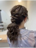 ゆるふわポニーテール　お呼ばれヘア