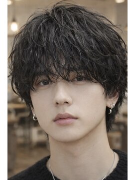 ロア(Roa.) ツイストシャドウパーマ　ミニウルフ