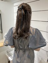 コトナ(kotona)&nbsp;【カチモリハーフアップ】リボンヘアねじりハーフツインシニヨン