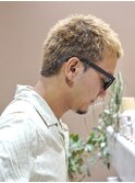 ブロンド　柔らかい　ボウズ　ベリーショート
