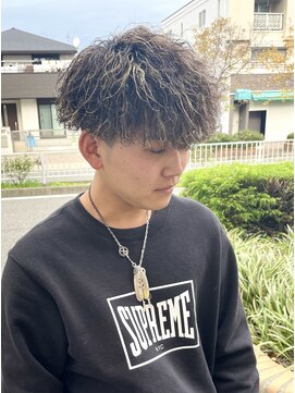 フォーコーナーズカットショップフェイビーズ 名古屋西(FourCornersCutShop favey's) 波巻きツイストスパイラル×ハイライト