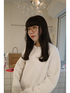 シイ(SIE) 透明感オリーブカラー