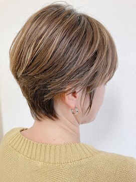 浪漫館 サンク(CINQ) 白髪ぼかしハイライト×ショート@岩下 2024/3