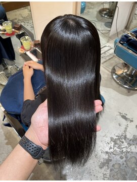 リラエ(Lyrae) 縮毛矯正/髪質改善/美髪カラー/トリートメント【大阪/西梅田】