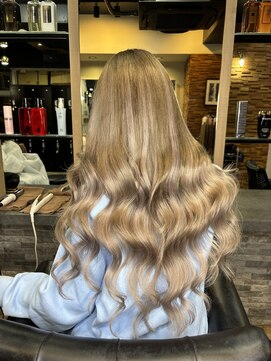 ラピス 横浜(Lapis) ミルクティーベージュシールエクステハイライトブリーチカラー