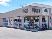ヴォーグ美容室 タクト店の雰囲気（ショッピングプラザタクトの敷地内）
